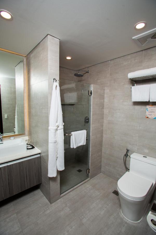 Unwnd Flats Hotel Makati City Exterior photo